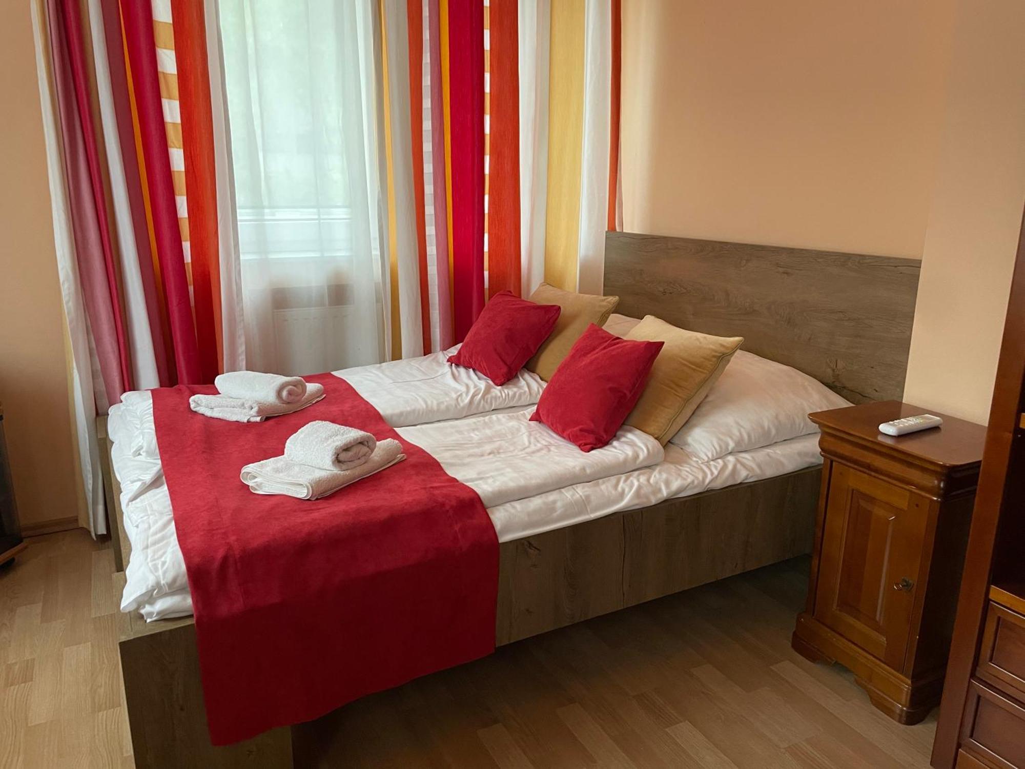 Amore Apartmanhaz Siofok Bagian luar foto