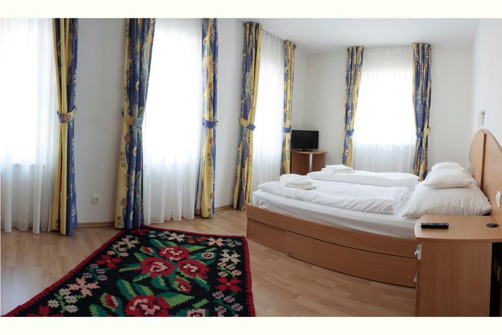 Amore Apartmanhaz Siofok Bagian luar foto